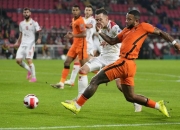 荷兰队表现稳固，赢得了一场紧张刺激的比赛