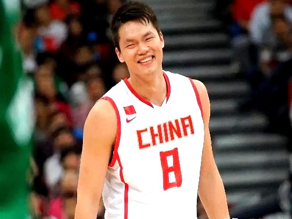 篮球场上球员的个人表现令人赞叹