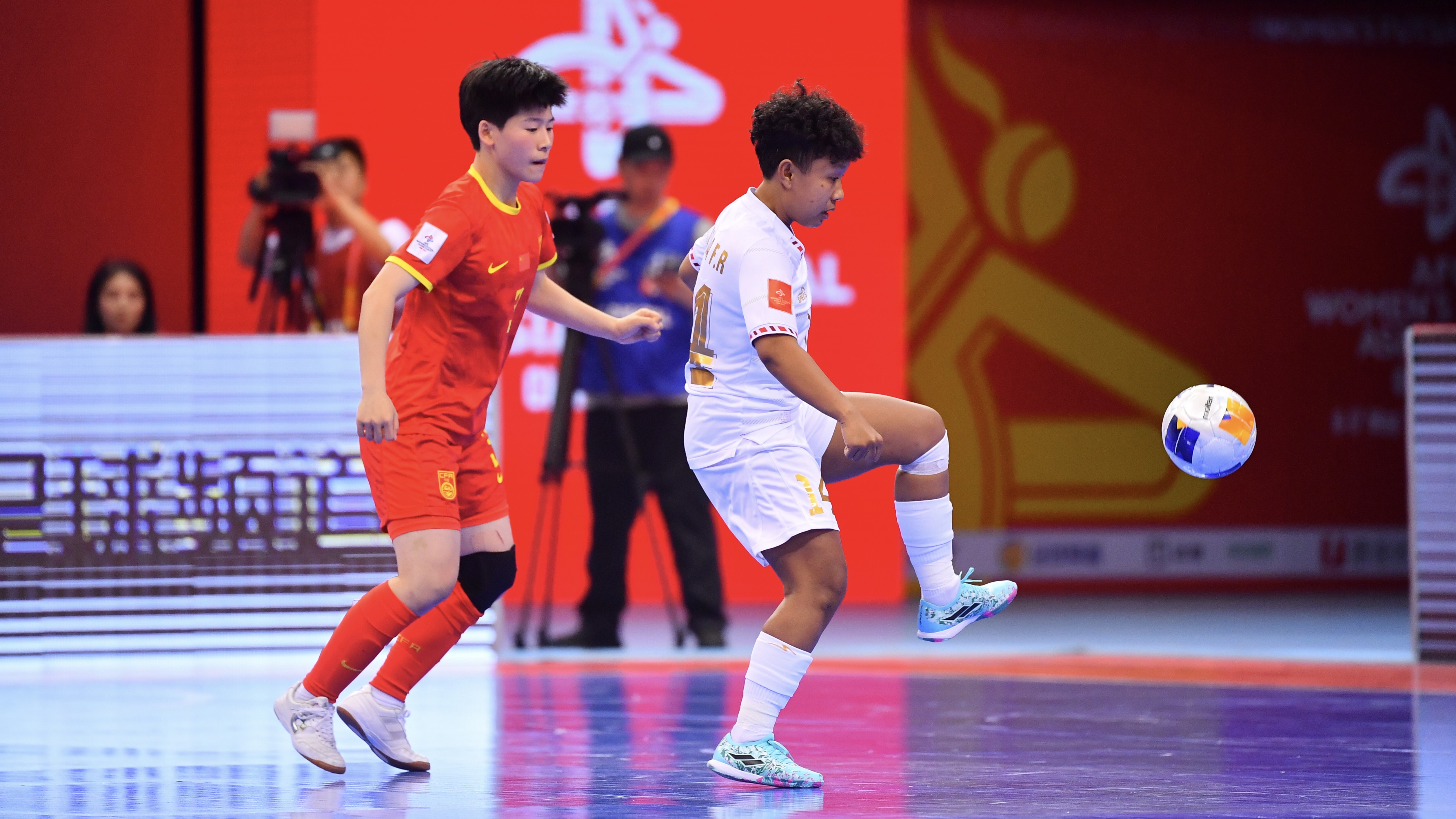女足备战亚洲杯，教练组布置战术全员备战