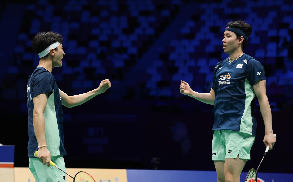 韩国击败对手在羽毛球比赛中夺冠