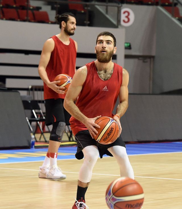 球员训练有素在国际比赛夺冠