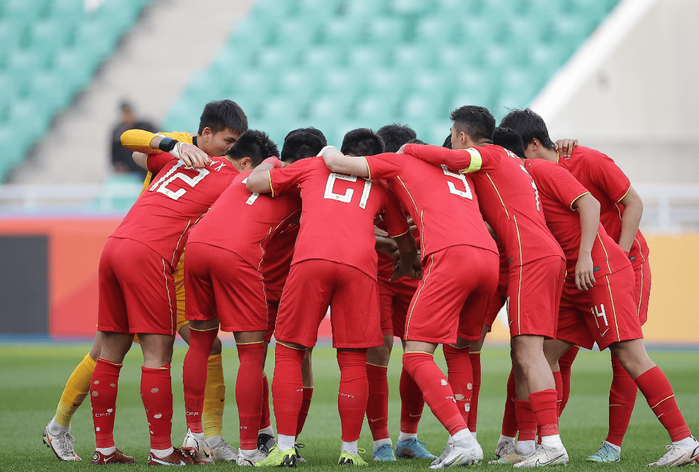 国内足球联赛的一场激烈较量