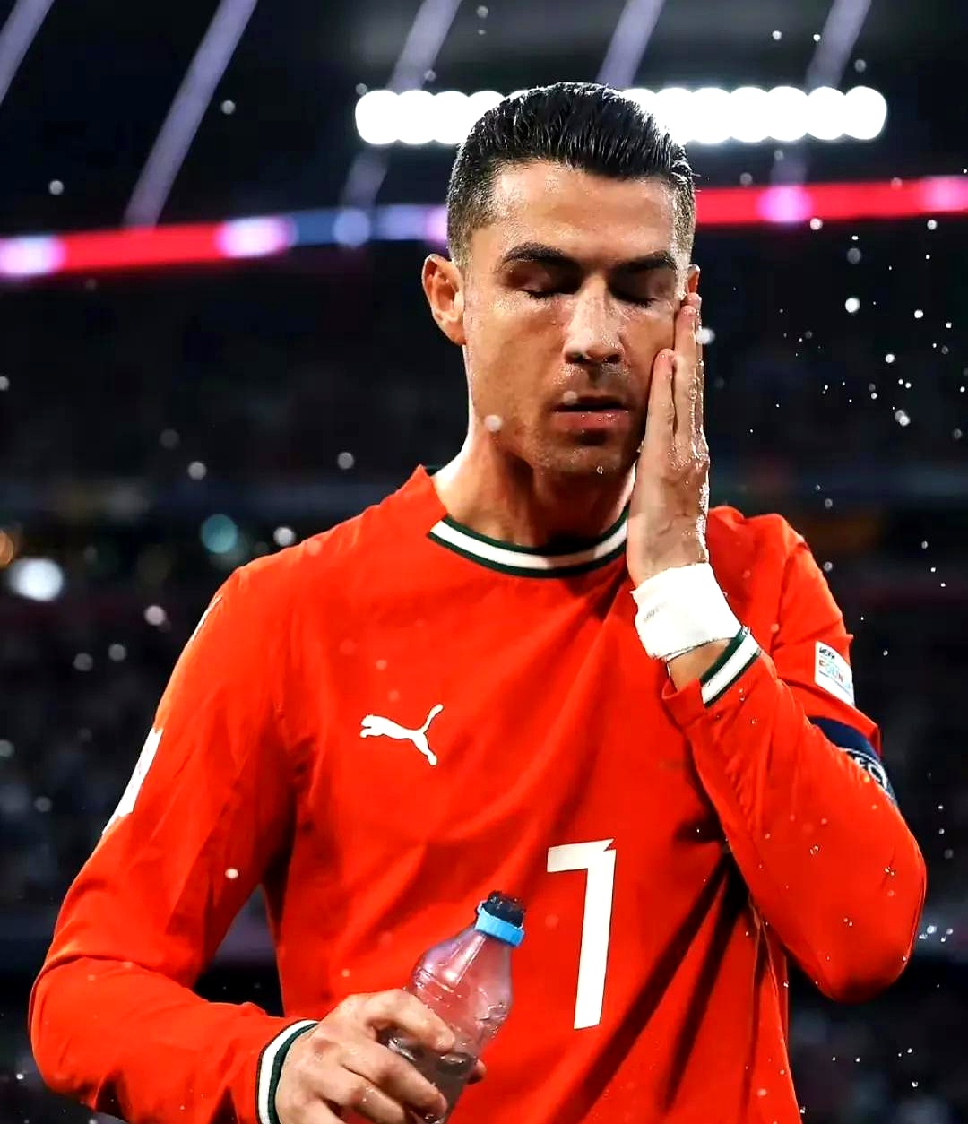 实力强劲的球队获得了一场胜利