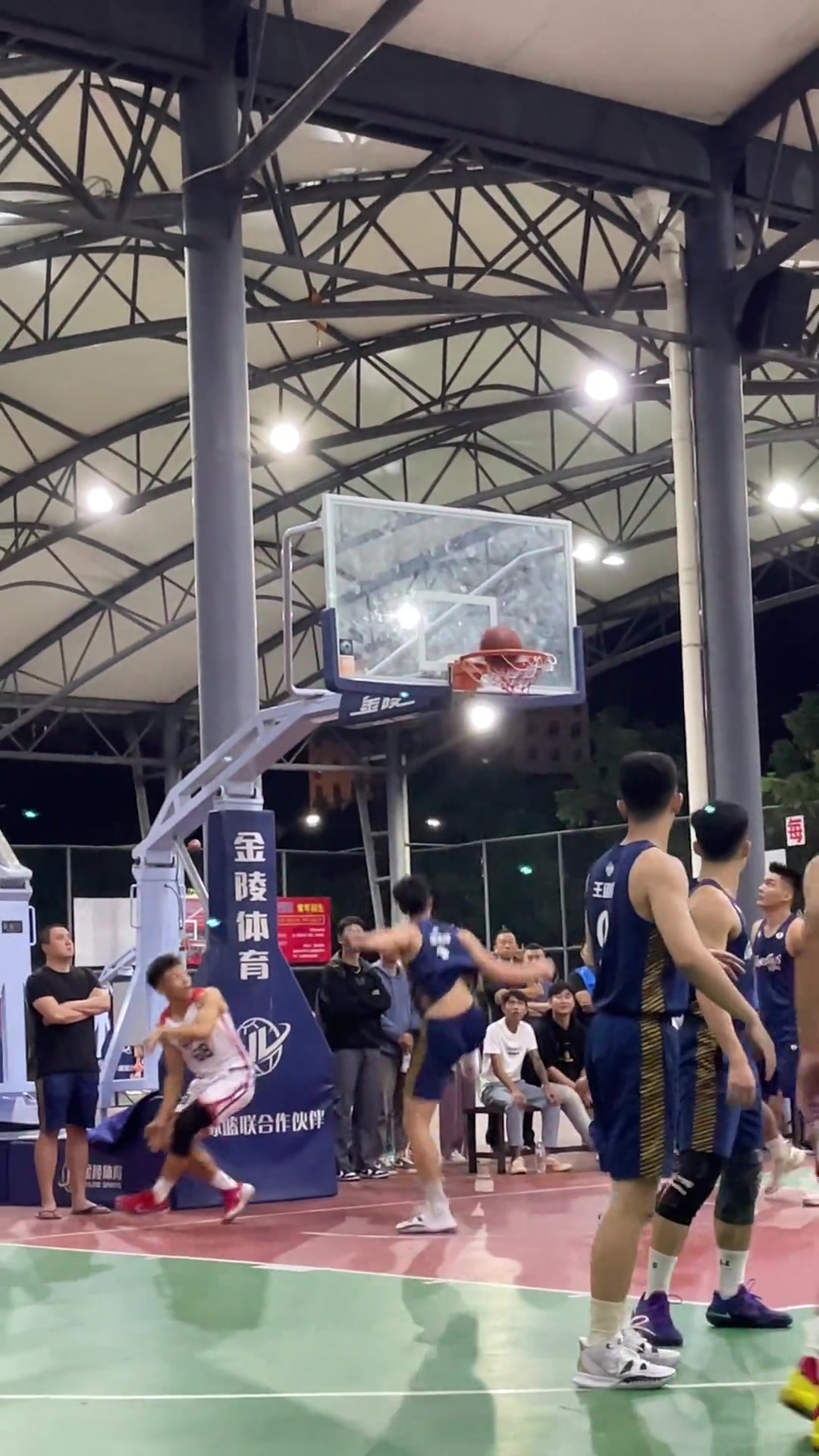 关于高手云集，球场上燃烧的激情将引爆全场的信息