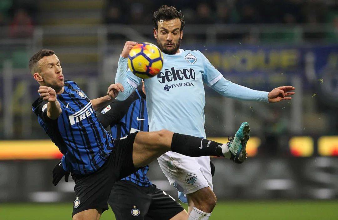 欧冠比赛迎来巅峰对决，强强碰撞