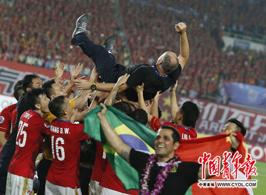 广州恒大继续夺冠之路，亚冠淘汰赛获胜