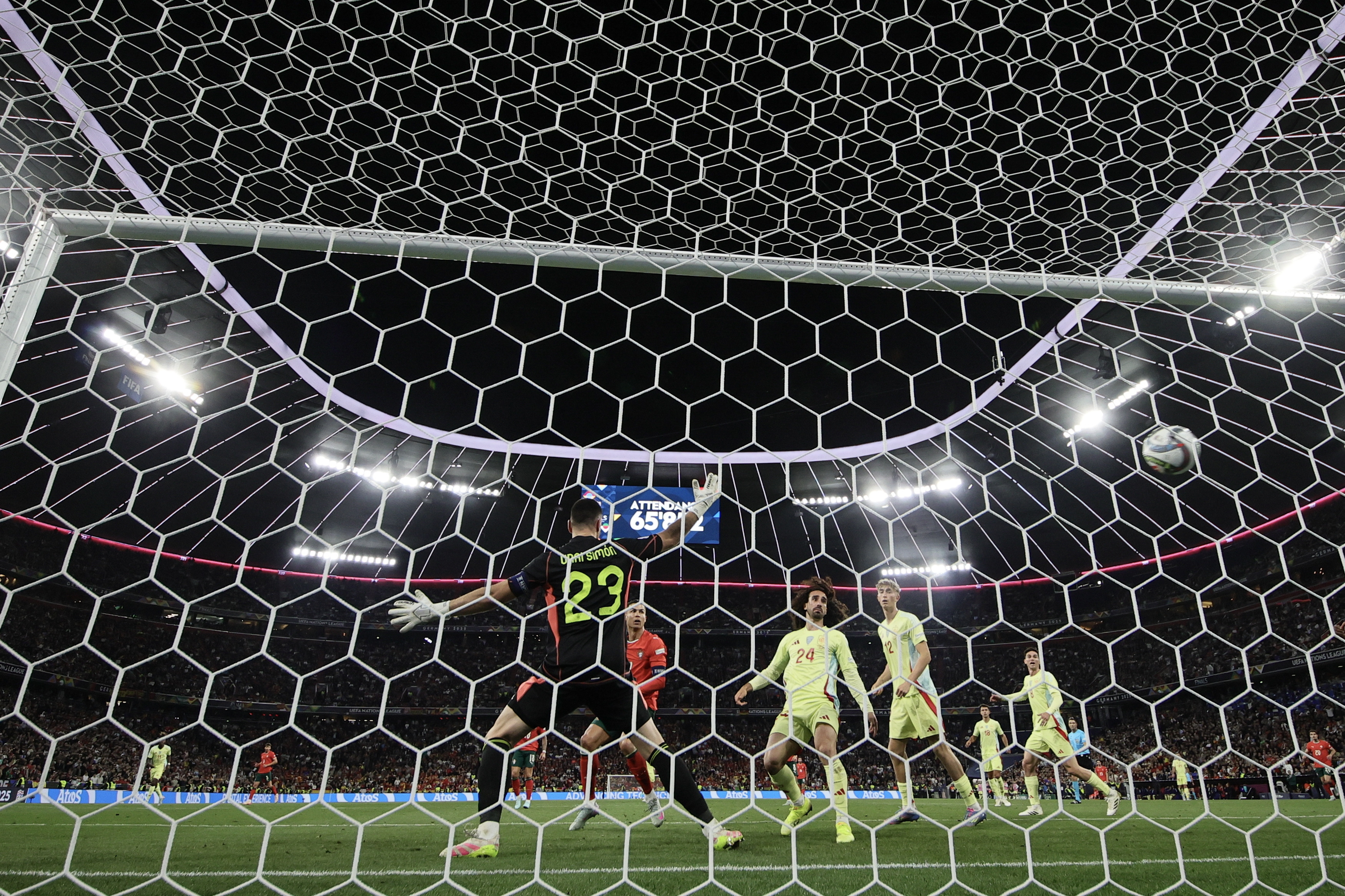 欧国联赛场上的精彩瞬间被打包回放