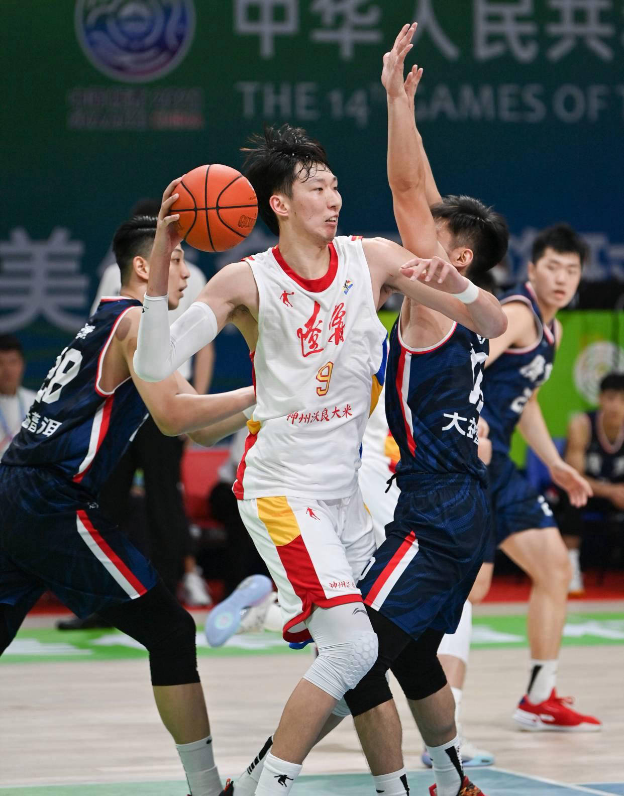 周琦因伤缺席重要比赛,球队遭遇三连败 周琦因伤缺席重要比赛,球队遭遇三连败