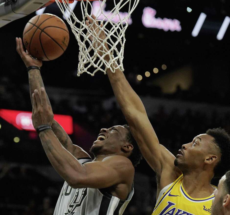 76人终结马刺两连胜