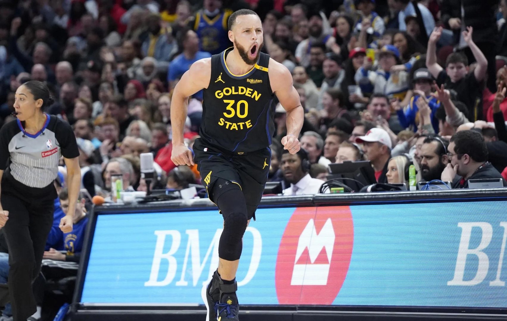 勇士再胜尼克斯，强势稳居前列