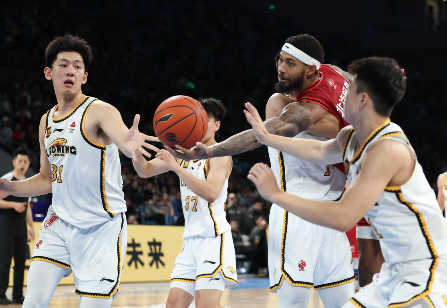 河北男篮遭遇困境，连续输球