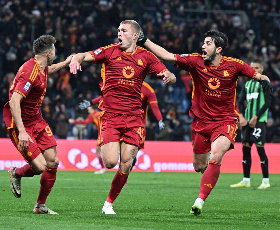 关于萨索洛抓住机会，取得关键胜利的信息