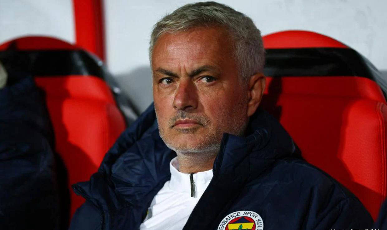 拉科鲁尼亚客场惨败,遭遇出局 拉科鲁尼亚客场惨败,遭遇出局