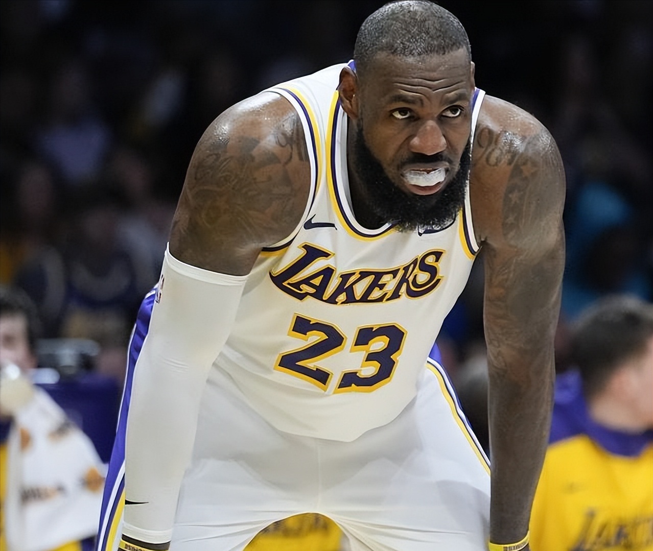 关于湖人惨败开拓者,詹姆斯表现低迷的信息 关于湖人惨败开拓者,詹姆斯表现低迷的信息