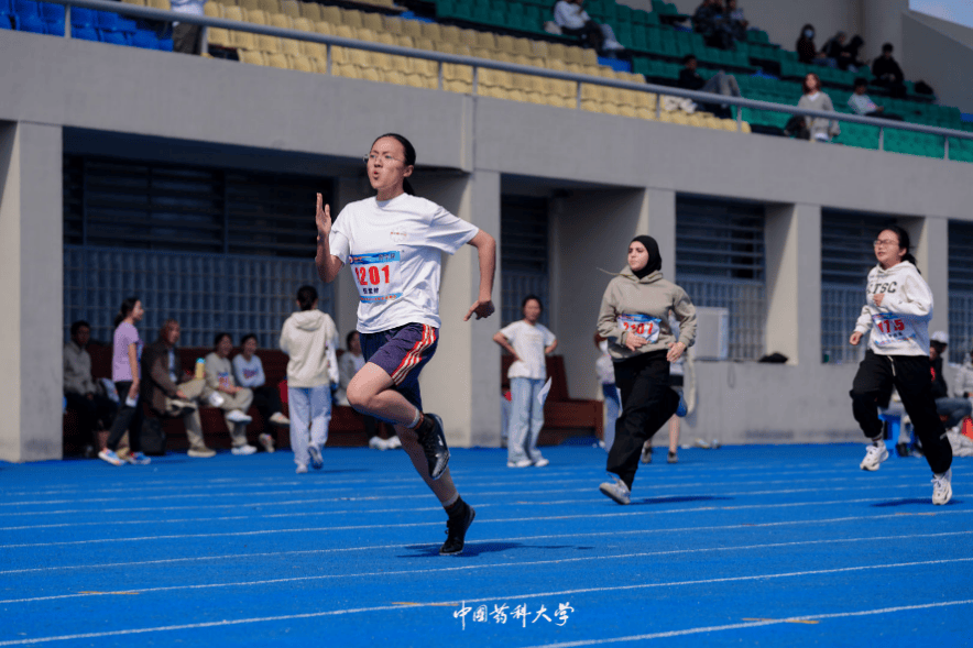 精彩瞬间不容错过，选手全力以赴的简单介绍